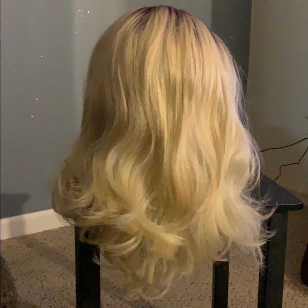 PREOWN CURLY BLONDE LACE FRNT WIG W/PURPLE ROOTS